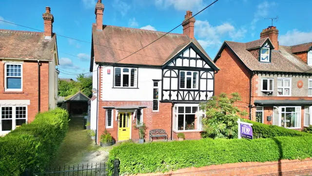 Alexandra Road, Market Drayton, TF9, photo 1