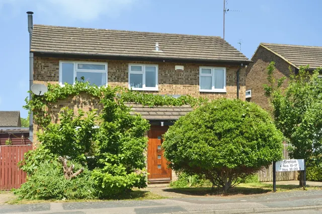 Breton, Stony Stratford, Milton Keynes, photo 1