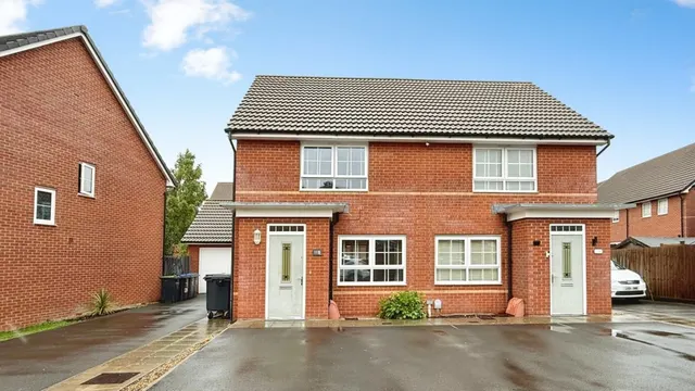 Athelney Avenue, Westbury, photo 1