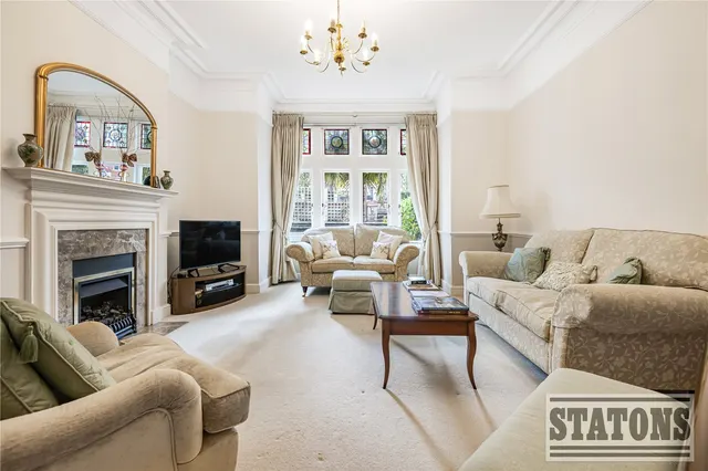 Photo 2 — Crescent East, Hadley Wood, EN4 0EY