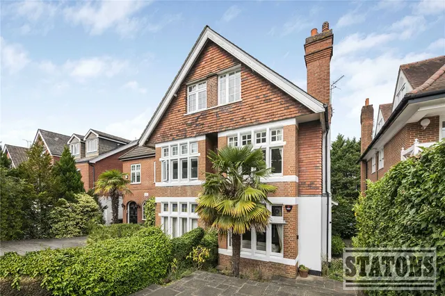 Crescent East, Hadley Wood, EN4 0EY, photo 1