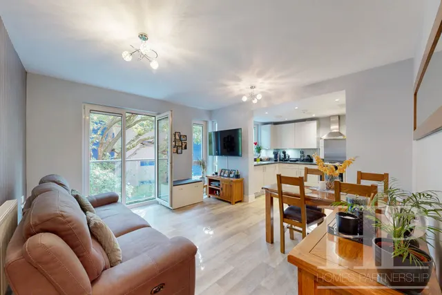 Foundry House West Green Drive, Crawley, RH11, photo 2