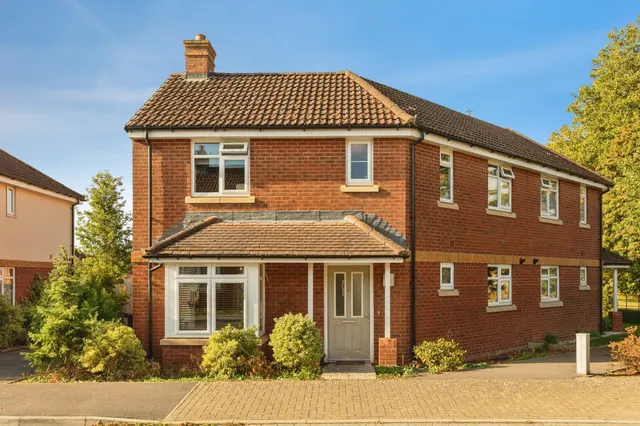 Signal Way, Chippenham, SN14, photo 1