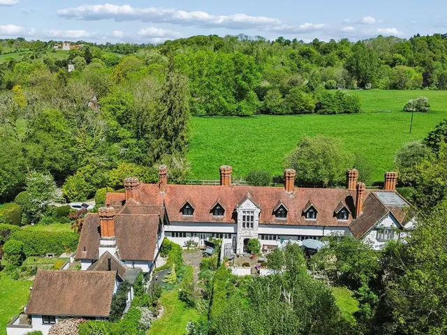 Photo 2 — Ferry Lane Medmenham, Marlow SL7 2HB