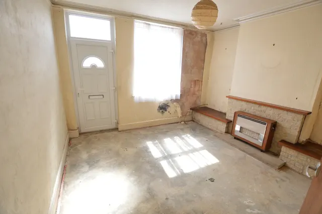 Photo 2 — Charnwood Road, Shepshed, LE12