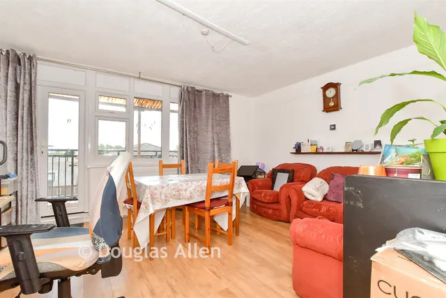 Capworth Street, Leyton, E10, photo 2