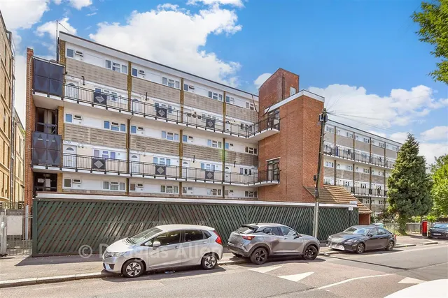 Capworth Street, Leyton, E10, photo 1