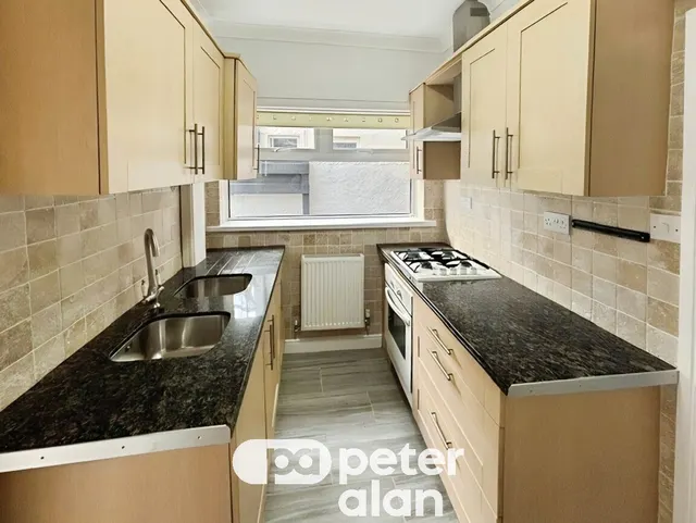 Porthcawl, CF36, photo 2