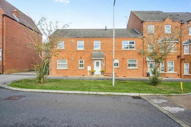 Faulkner Drive, Bletchley, MK3, photo 1