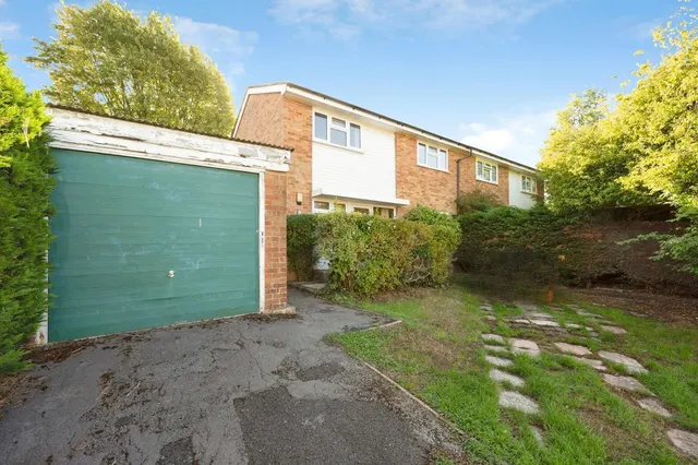 Knowle Crescent, Kingsclere, RG20, photo 1