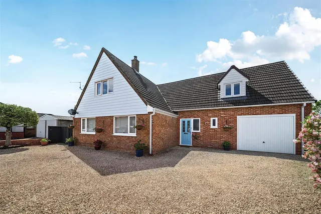 Caird Lawns, Devizes, SN10, photo 1