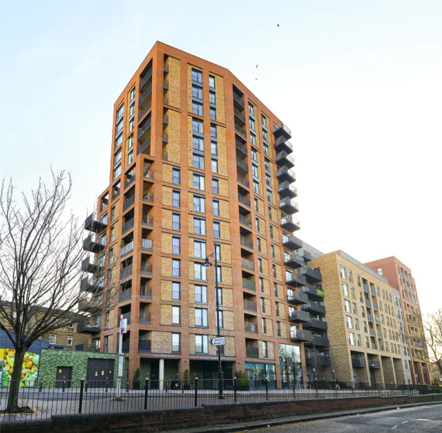 Ron Leighton Way, East Ham, E6, photo 1