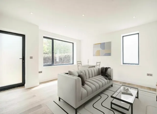 Claremont Road, West Ealing, W13, photo 1