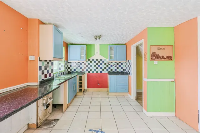 Abelia, Amington, B77, photo 3