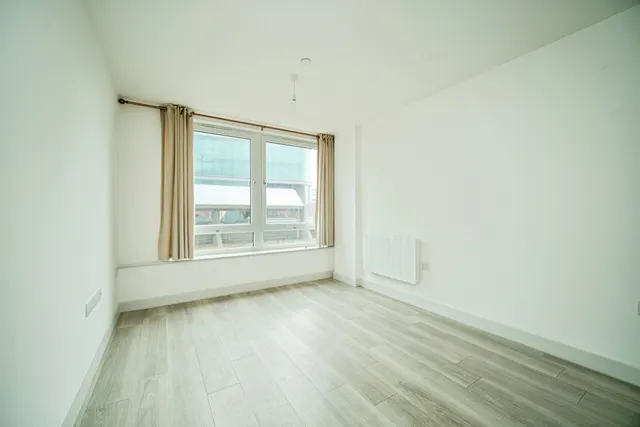 The Ring, Bracknell, RG12, photo 1