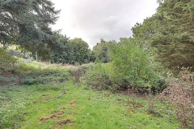 land (residential), Road From Alland Nurseries To Botloes Farm, Botloes Green, GL18