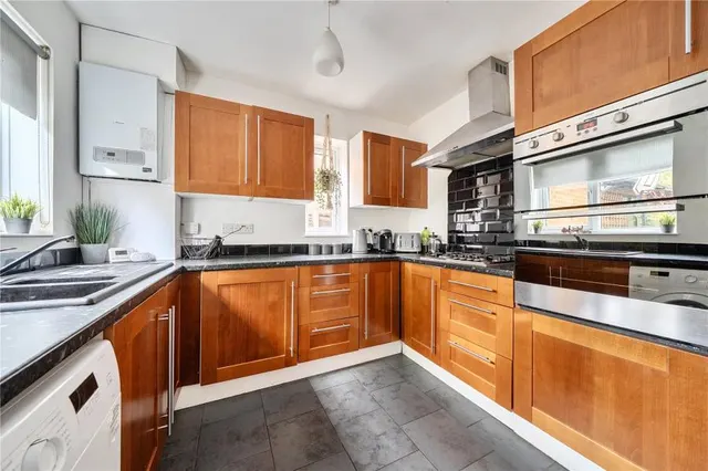 Bath Road, Taplow, SL6, photo 3