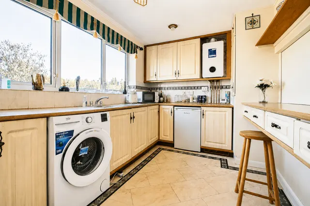 Photo 3 — Viking Way, Waterlooville, PO8 0HP