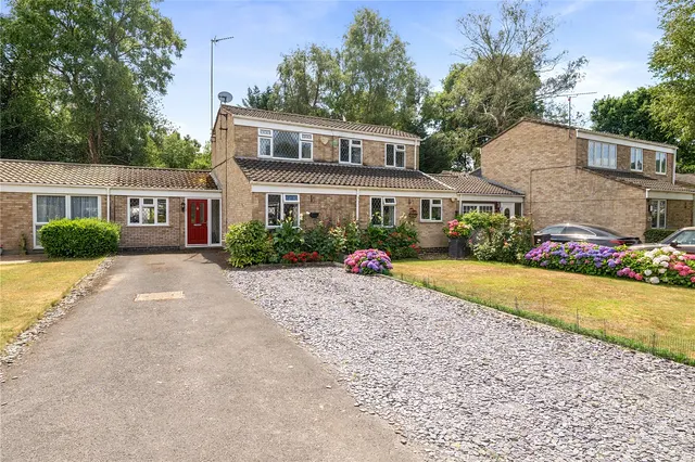 Verran Road, Camberley, Surrey, GU15 2ND, photo 1