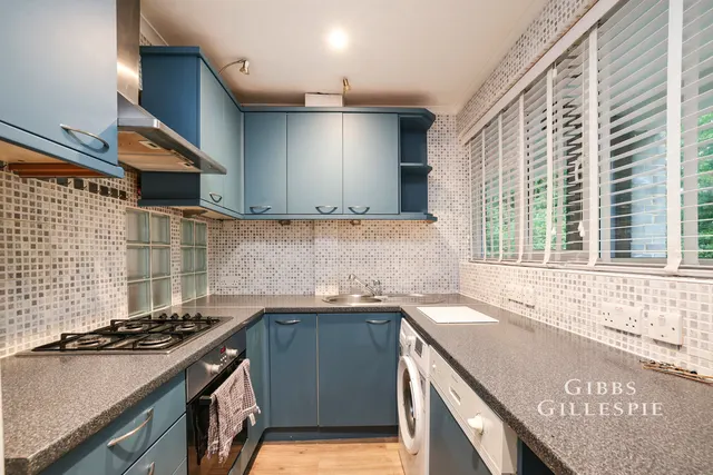 Link Way, Denham Fees Apply, UB9, photo 2