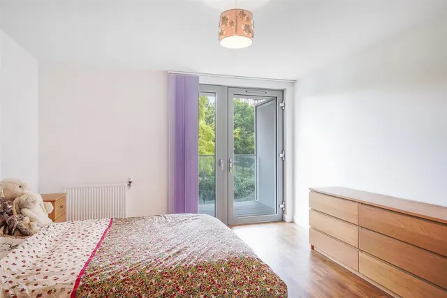 Booth Road, London, E16, photo 3