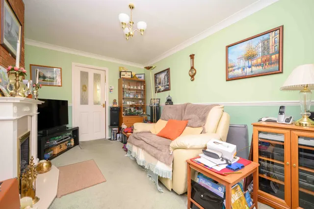 Thoday Close, Kettering, NN14, photo 3