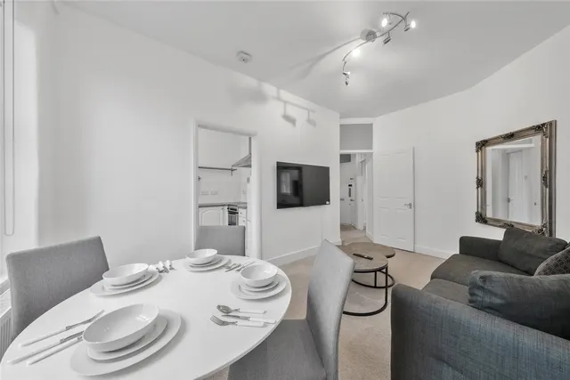 Photo 3 — Grove End House, Grove End Road, St John's Wood, London, NW8