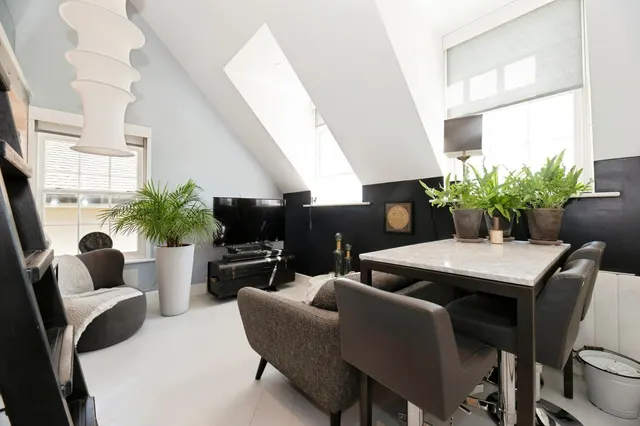 King Georges Walk, Esher, KT10, photo 1