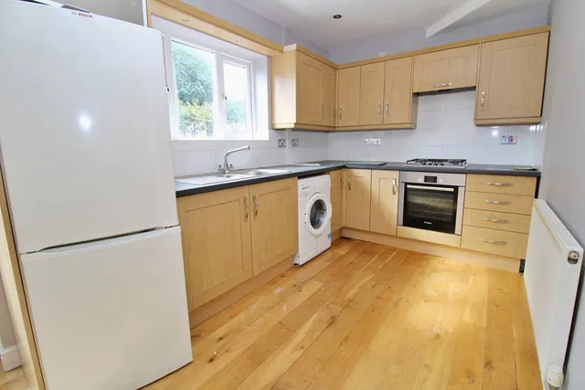 Photo 2 — Chamberlain Road, Rugby, CV21 4EU