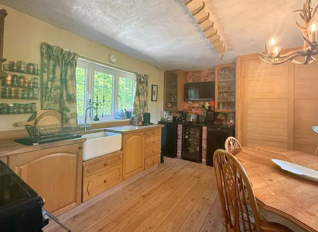 Usk Road, Raglan, NP15, photo 2