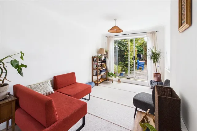 Leigh Orchard Close, London, SW16, photo 1