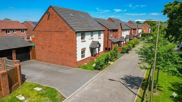 Photo 2 — Hive Lane, STOCKPORT, Cheshire, SK2
