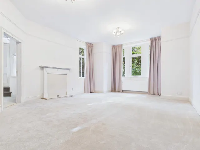 Clarence Drive, Harrogate, HG1, photo 2