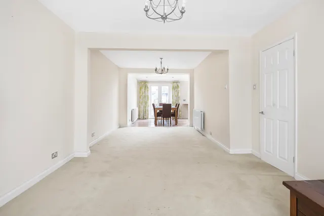 Cabrera Avenue, Virginia Water, GU25, photo 2