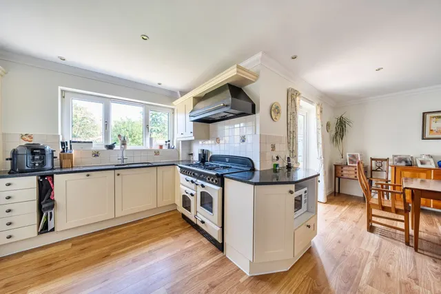 Noel Close, Brockenhurst, SO42, photo 2