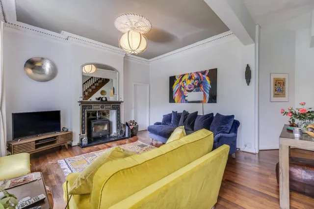 Edroyd Place, Farsley, LS28, photo 3