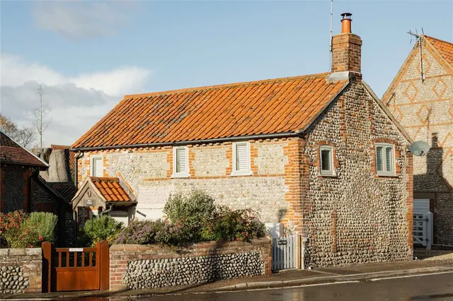 2 bedroom house — Church Street, Weybourne, Holt, Norfolk, NR25 7SX