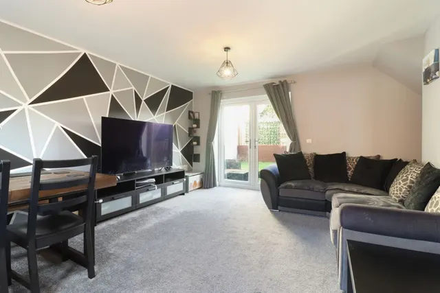 Rawmarsh, S62, photo 3