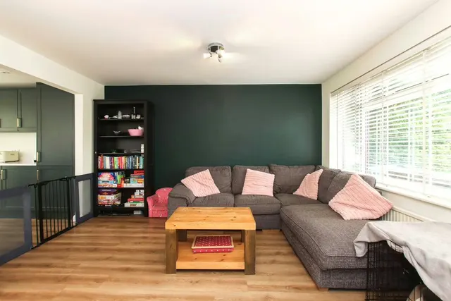 Photo 3 — Yorke Close, Aston Clinton, Buckinghamshire, HP22 5QN