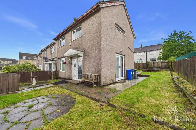 Fields Farm Road, Hyde, SK14, photo 1