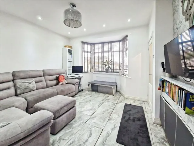 Bolton Road, Farnworth, BL4, photo 2
