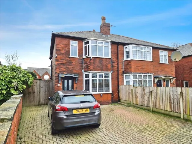 Bolton Road, Farnworth, BL4, photo 1