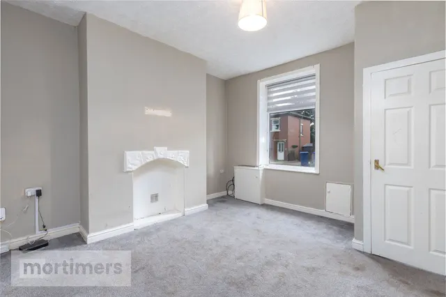 Queen Street, Clayton Le Moors, BB5, photo 2