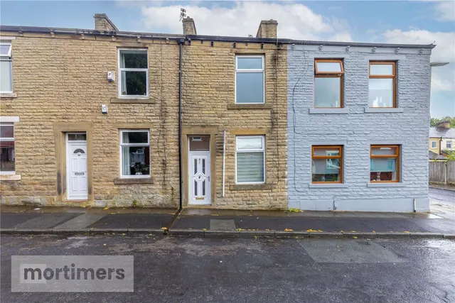 Queen Street, Clayton Le Moors, BB5, photo 1
