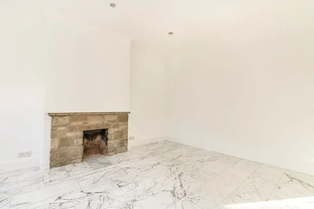 Fordbridge Road, TW15, photo 2