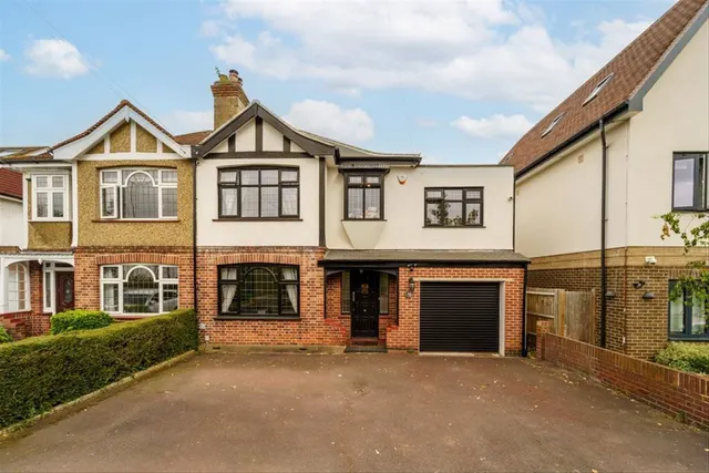 Fordbridge Road, TW15, photo 1