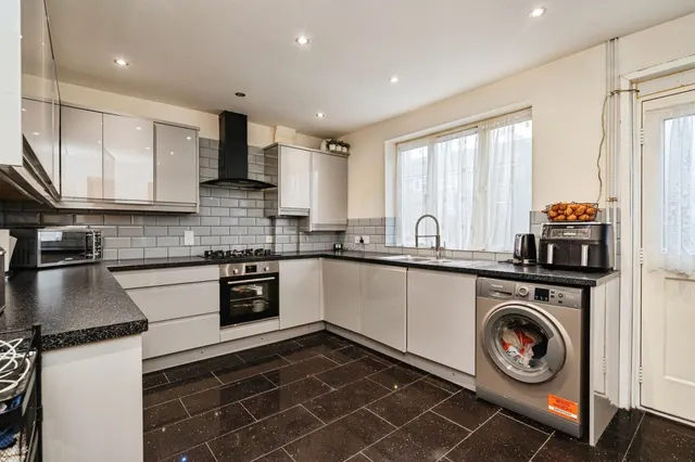 Chaucer Road, GREAT YARMOUTH, photo 1