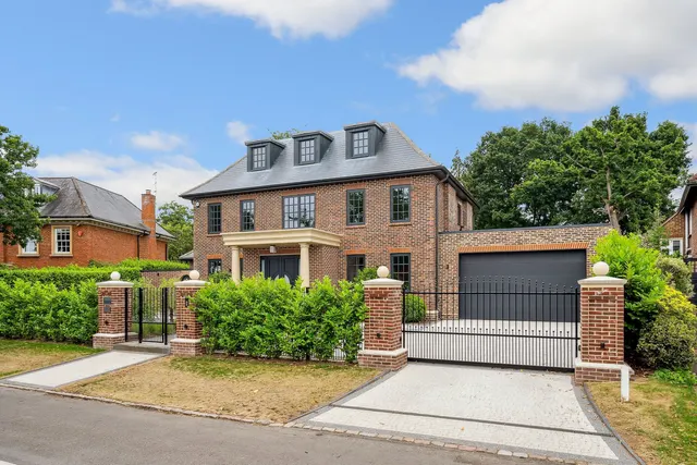 Weybridge Park, Weybridge, KT13, photo 1