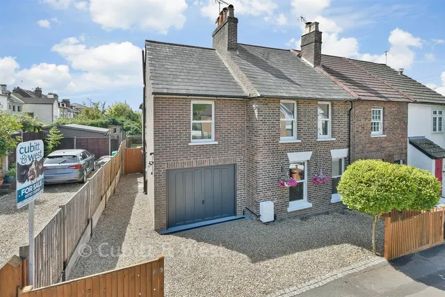 Copse Road, Meadvale, RH1, photo 1