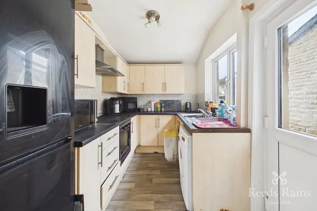 Brunshaw Road, Burnley, BB10, photo 3